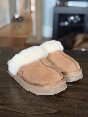 UGG Chestnut Platform Disquette Slippers